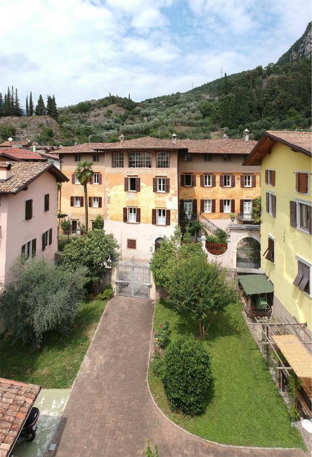 Dimora Storica Caproni Apartment Arco Exterior foto